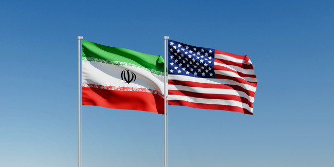 Naglunsad ang Estados Unidos ng "mabigat na alon" ng mga pag-atake sa Iran bilang ganti sa pagtatangkang pag-atake ng ballistic missile