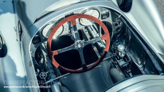 Nagtayo si Audi ng bagong V16 supercar