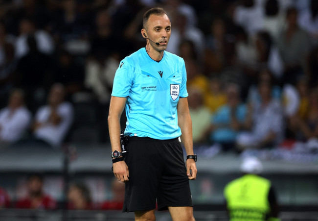 Pinuna ng CEO ng Bayern Munich ang kakulangan ng karanasan ng referee sa Bayern vs. PSG match