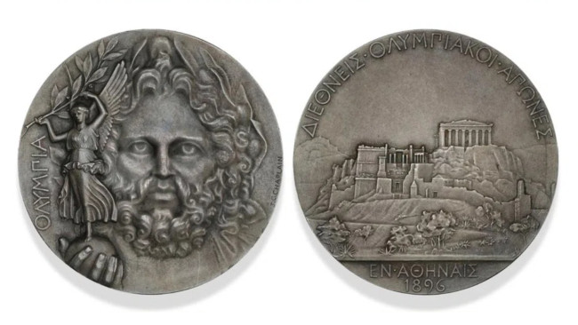 Ang tunay na pilak na medalya mula sa Palarong Olimpiko ng 1896 ay naibenta sa halagang higit sa 150,000 euro sa Denmark