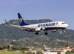 Ang Ryanair ay pinagmulta ng &euro; 256m dahil sa mga taktika upang harangan ang mga nagbebenta ng tiket sa online