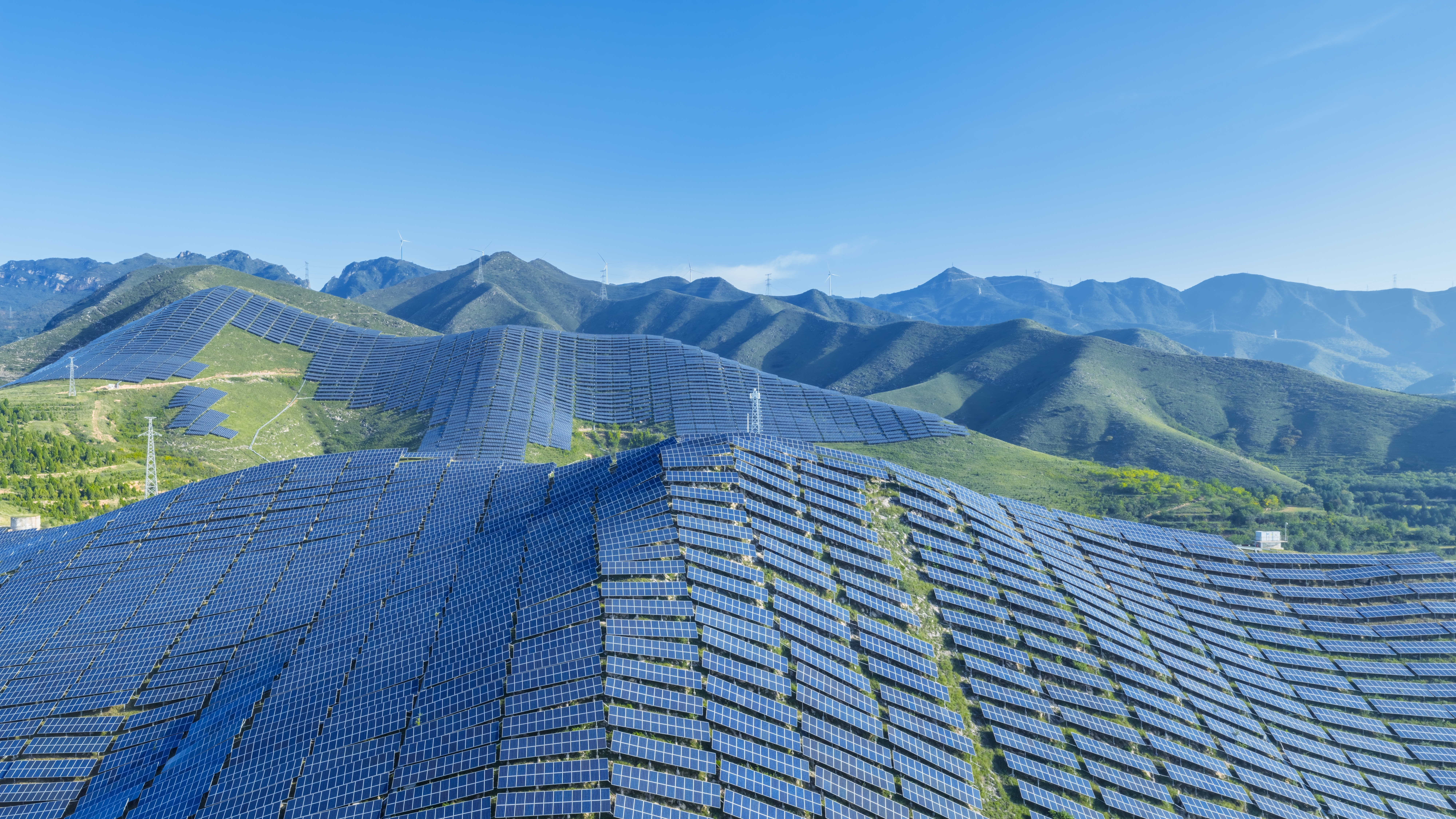 Ang solar boom ng Tsina ay bumaba pagkatapos ng isang rurok sa 2025