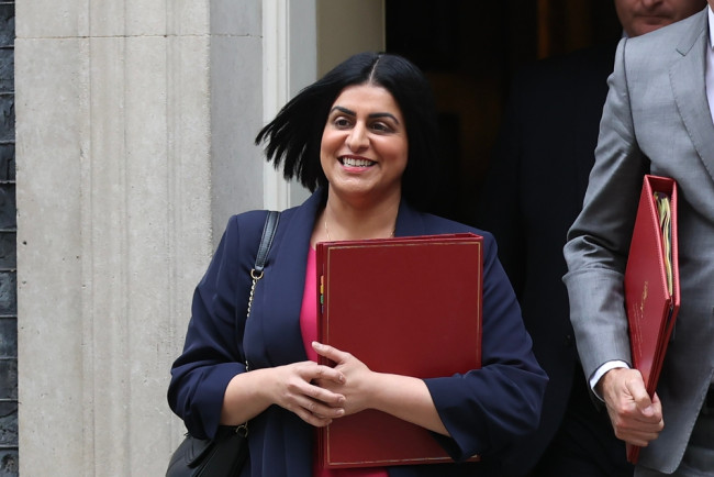 Haharangin ng UK ang mga study visa para sa apat na bansa at itigil ang mga permit sa trabaho sa Afghanistan