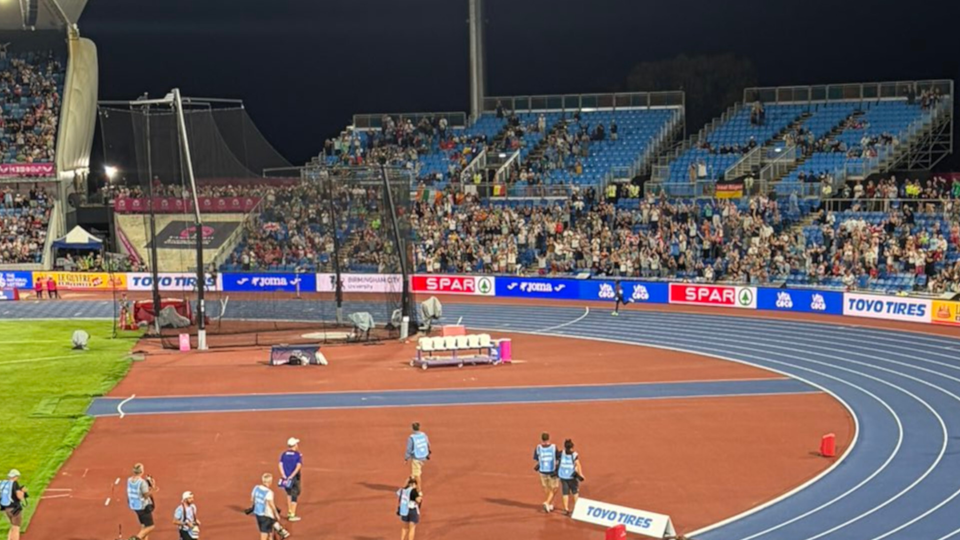 Ang European Athletics Championships sa Birmingham ay binatikos dahil sa bakanteng upuan, £150 na tiket