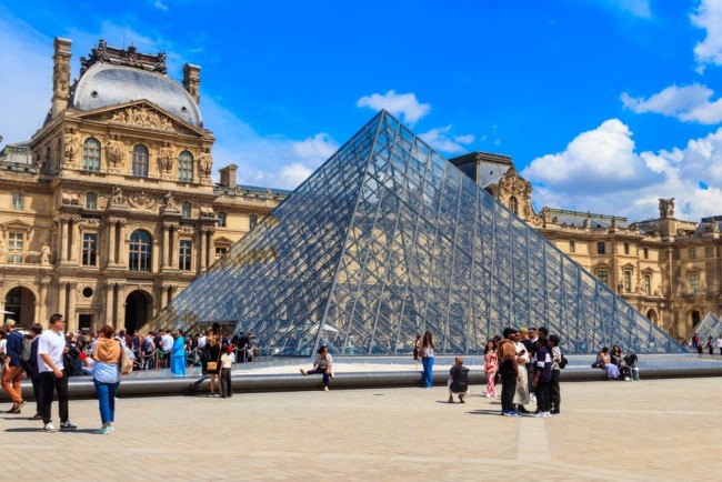Nag-install ang Louvre ng mga security bar sa balkonahe na ginamit sa pagnanakaw noong Oktubre: "Pag-aaral ng lahat ng aralin"