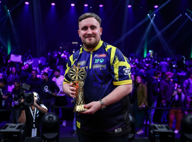 Luke Littler bumalik sa tuktok sa panalo sa Saudi Arabia Darts Masters