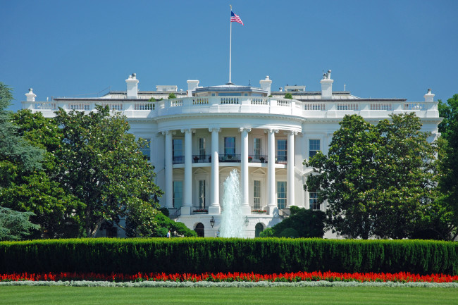 Isinasaalang-alang ng White House ang mas mahigpit na regulasyon para sa mga bagong modelo ng AI