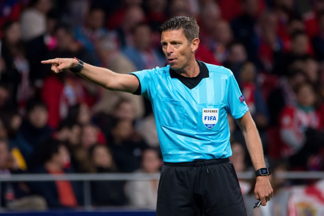 Sinuspinde ng pinuno ng mga referee ng Italya ang kanyang sarili matapos akusahan ng pandaraya sa palakasan, na umano'y pabor sa Inter Milan