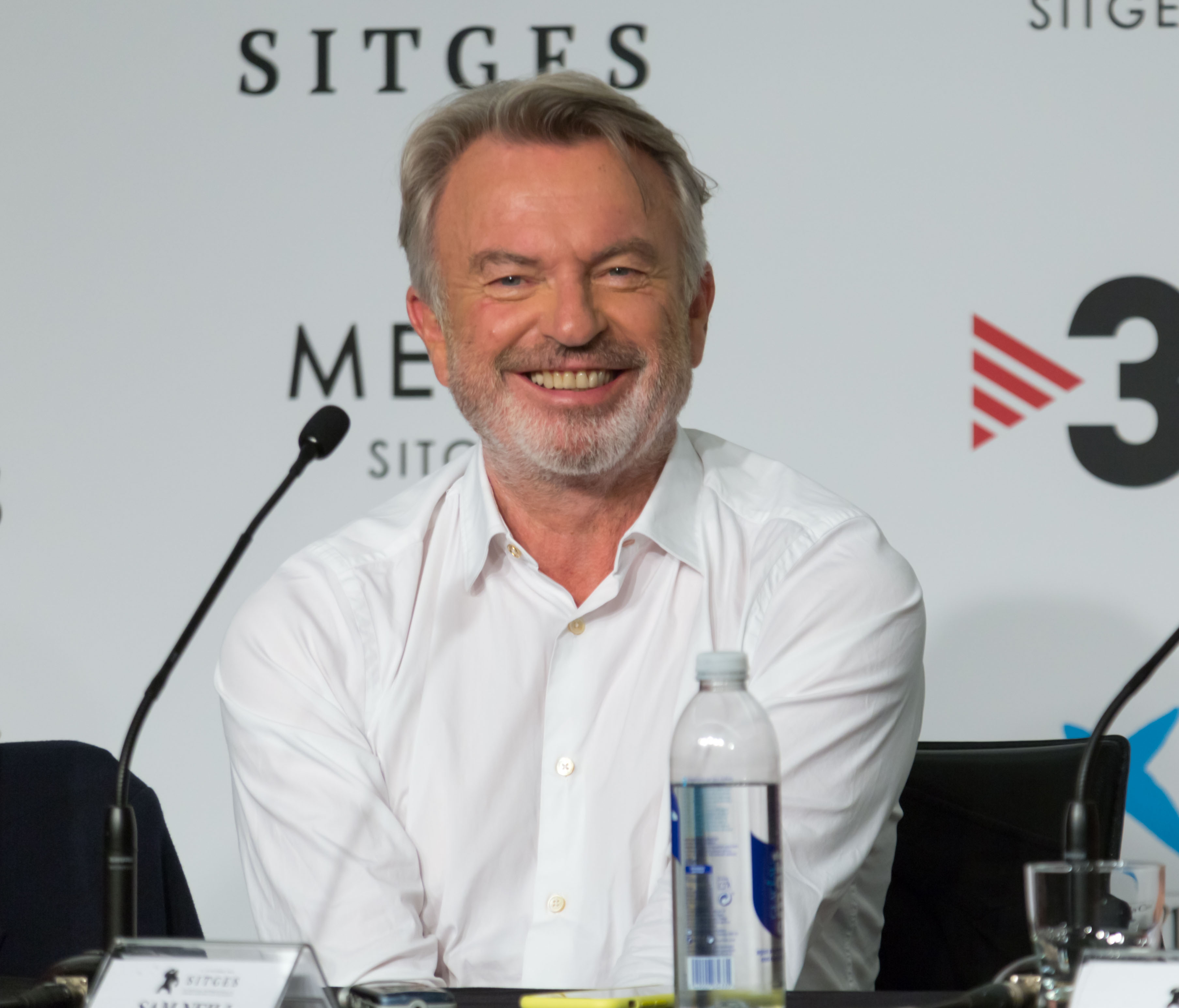 Inihayag ng ahente ni Sam Neill na namatay ang aktor dahil sa pneumonia