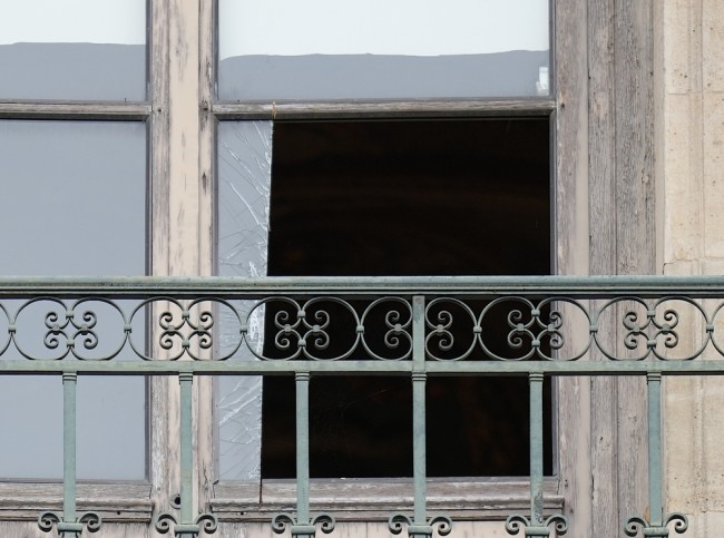 Apat pa ang naaresto sa pagnanakaw ng alahas sa Louvre, ngunit nawawala pa rin ang mga ninakaw na kayamanan