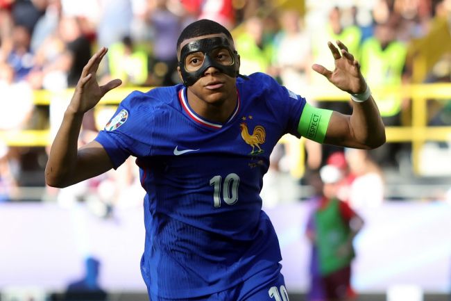 Kontrobersya sa Pransya matapos bumisita si Mbappé sa Dubai kasunod ng "pekeng pinsala"