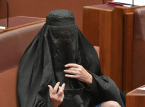 Kanang senador ng Australia, sinuspinde sa Parlyamento dahil sa pagsusuot ng burqa bilang protesta