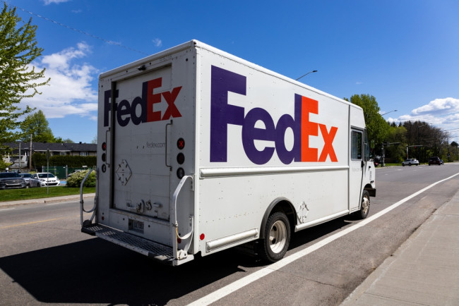Sinampahan ng kaso ng FedEx ang gobyerno ng US na humihingi ng "buong refund" sa mga taripa ni Trump