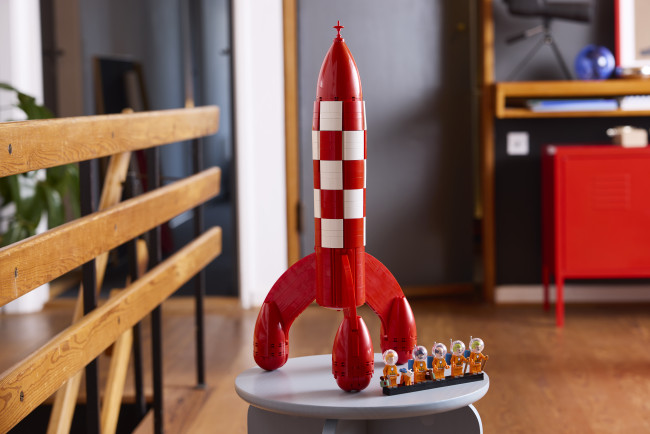 Ang maalamat na moon rocket ni Tintin ay ginawang isang Lego set