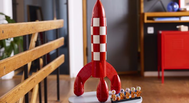 Ang maalamat na moon rocket ni Tintin ay ginawang isang Lego set