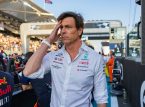 Si Toto Wolff ay may halo-halong damdamin nang kunin niya ang premyo matapos ang tagumpay ni Antonelli sa Monaco