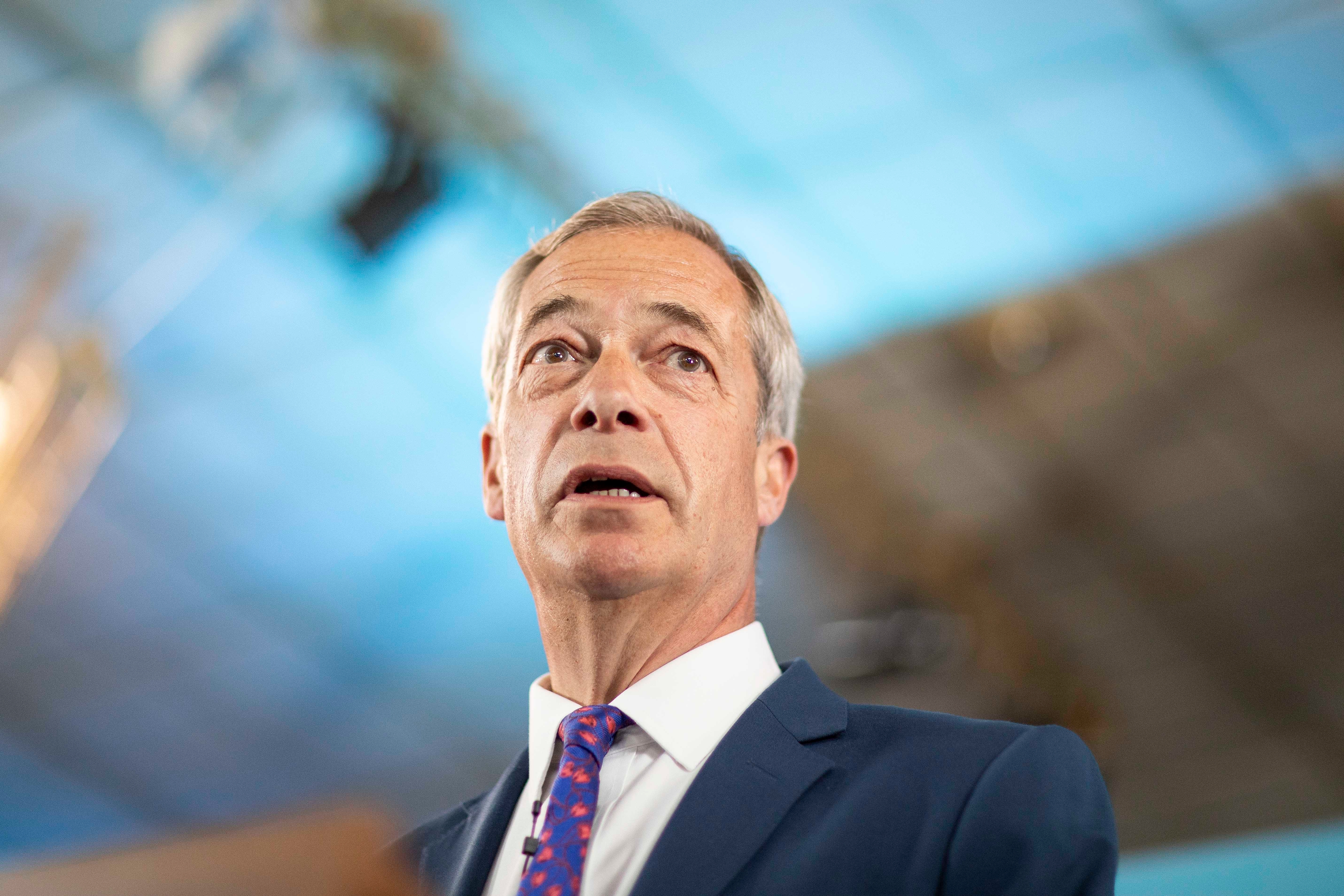 Muling binuksan ng parliamentary watchdog ang imbestigasyon kay Nigel Farage matapos ang panalo sa Clacton sa by-election
