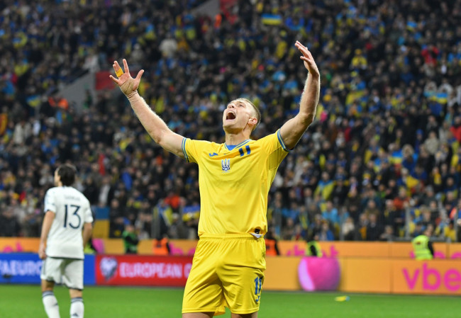 Ang Ukraine ay magho-host ng kanilang World Cup play-off games sa Espanya bilang kanilang home stadium